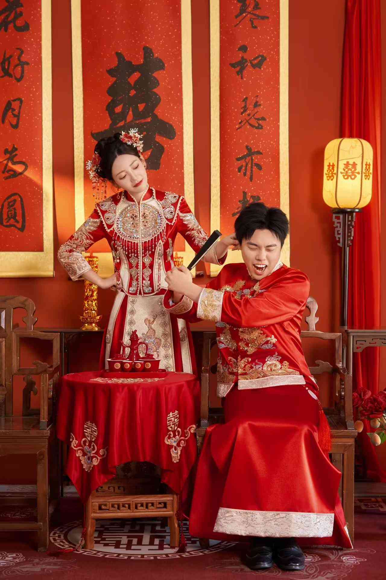 新郎唐君广与新娘张晓莉的婚礼照片